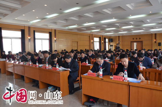 點(diǎn)擊圖片翻到下一頁(yè)>> 山東省會(huì)展行業(yè)年會(huì)舉行 發(fā)布《2015山東省會(huì)展業(yè)發(fā)展報(bào)告》